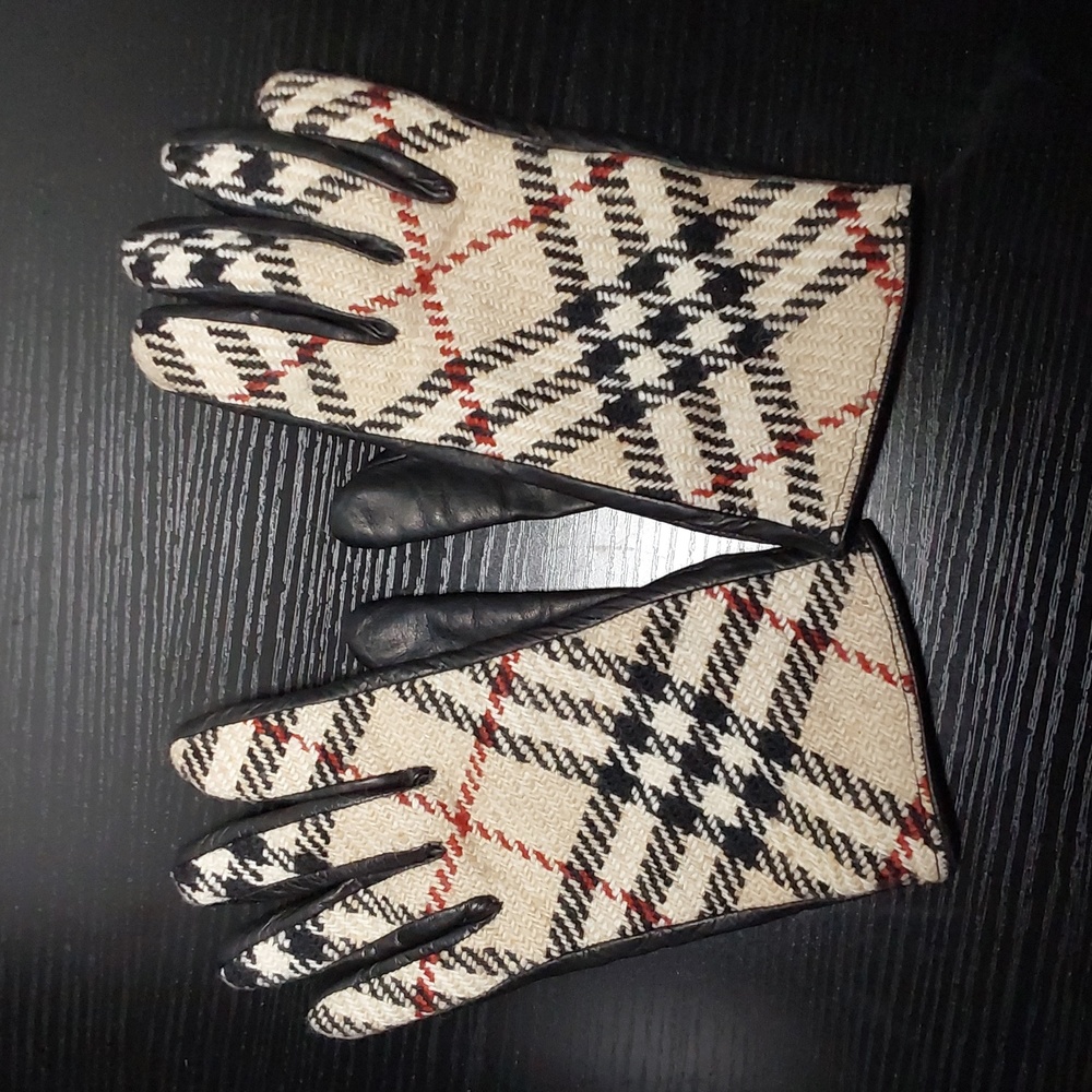 Burberry wool and leather Nova check winter gloves size 7(S)